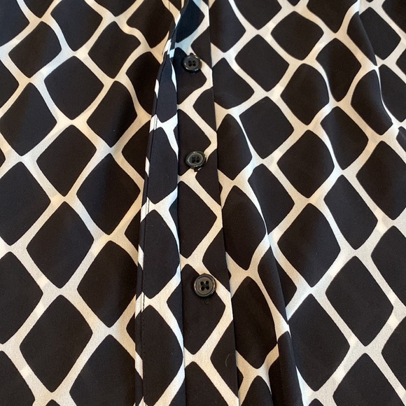 INC international Concepts Woman’s Lightweight Sleeves button down Shirt size 2 - Picture 6 of 9